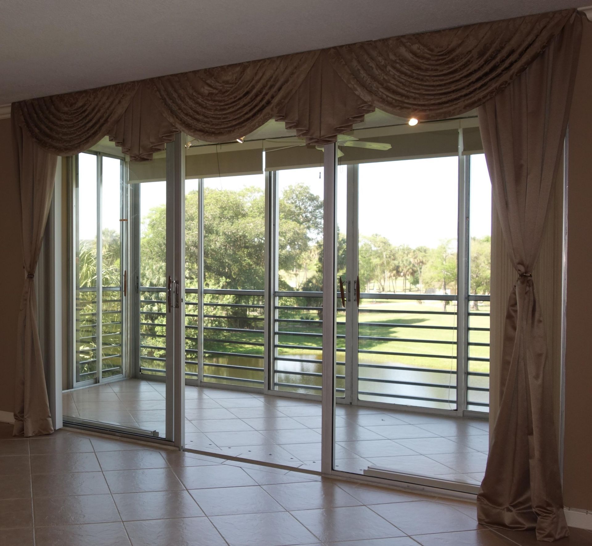 3507 Oaks Way, Unit 307, Pompano Beach, FL 33069 Photo