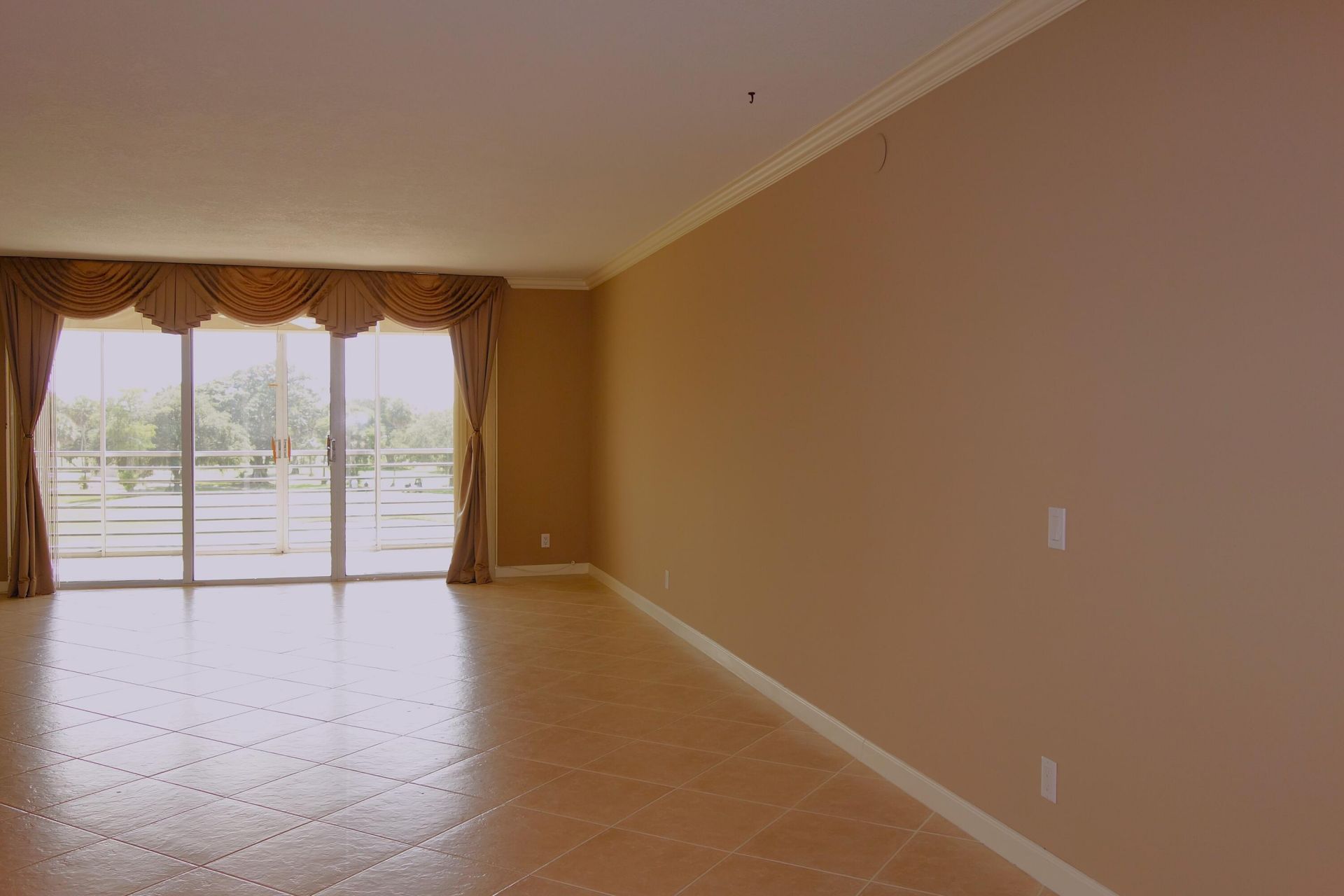 3507 Oaks Way, Unit 307, Pompano Beach, FL 33069 Photo