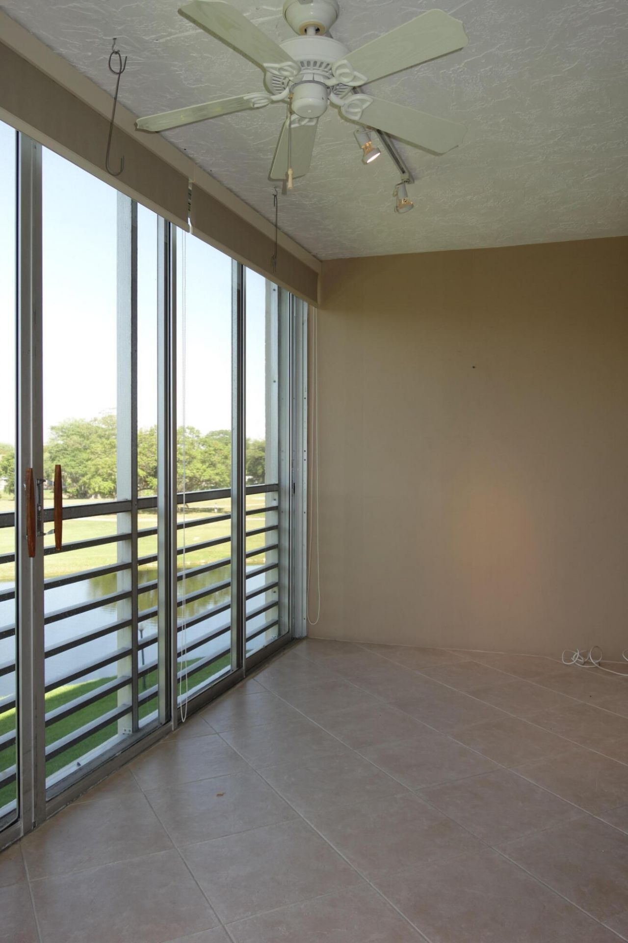 3507 Oaks Way, Unit 307, Pompano Beach, FL 33069 Photo