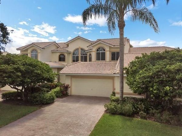 676 W Palm Aire Dr, Pompano Beach, FL 33069