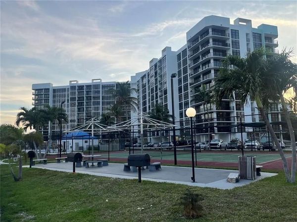 200 Leslie Dr, Unit 324, Hallandale Beach, FL 33009