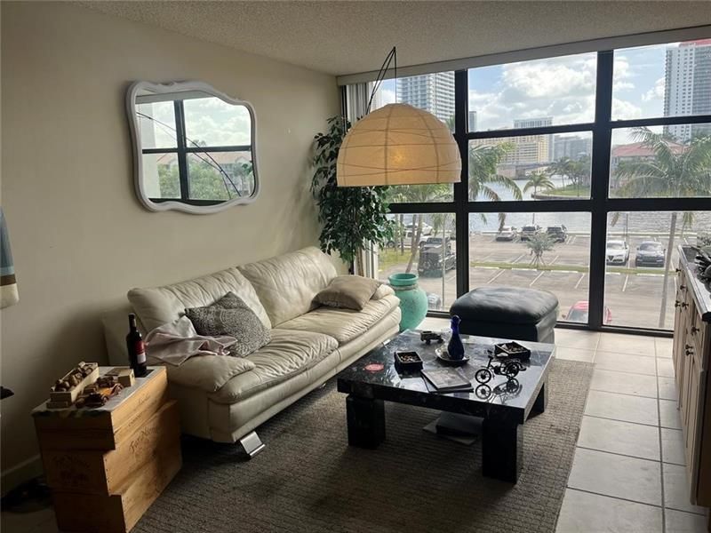 200 Leslie Drive, Unit 324, Hallandale Beach, FL 33009 Photo