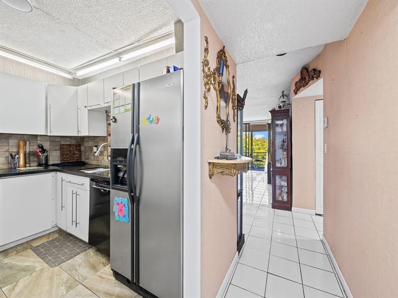 2840 Somerset Drive, Unit 317M, Lauderdale Lakes, FL 33311 Photo