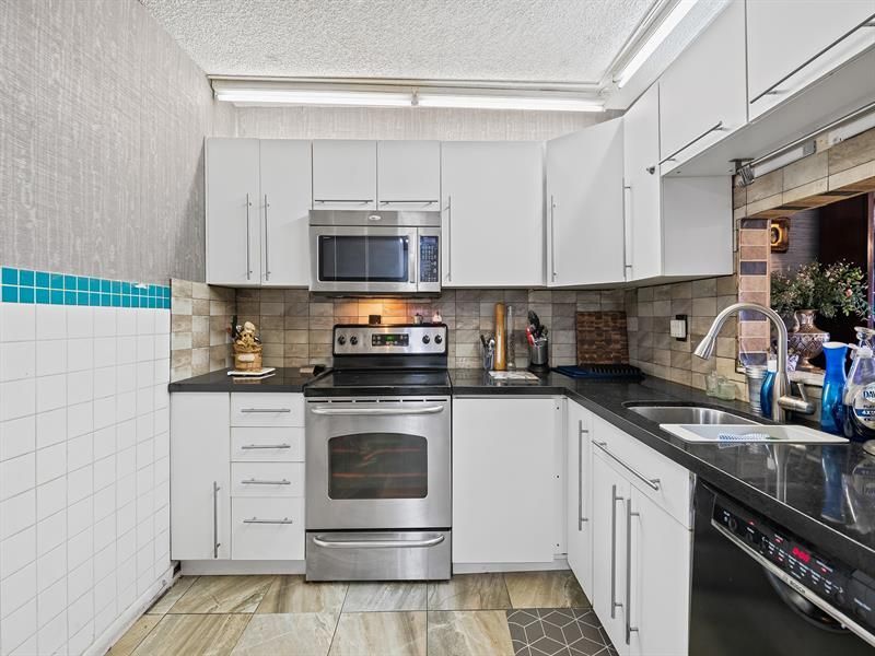 2840 Somerset Drive, Unit 317M, Lauderdale Lakes, FL 33311 Photo