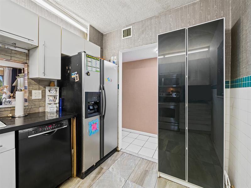 2840 Somerset Drive, Unit 317M, Lauderdale Lakes, FL 33311 Photo