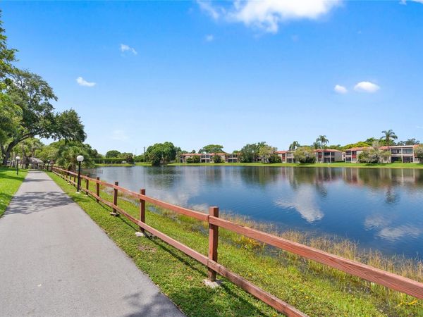 900 Colony Point Circle, Unit 511, Pembroke Pines, FL 33026