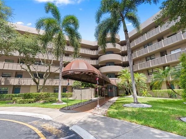 900 Colony Point Circle, Unit 511, Pembroke Pines, FL 33026
