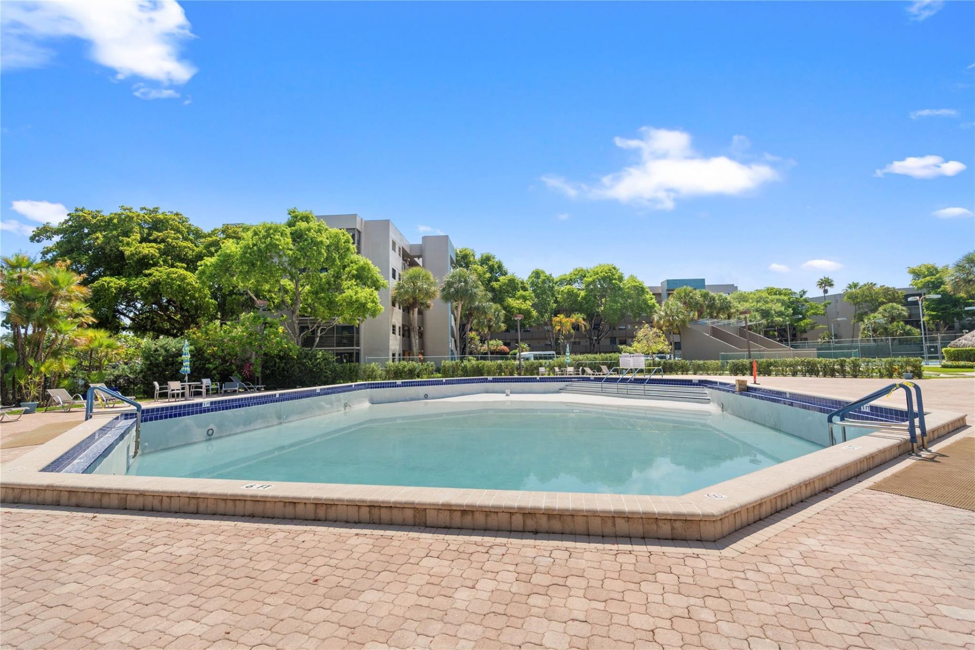 900 Colony Point Circle, Unit 511, Pembroke Pines, FL 33026 Photo