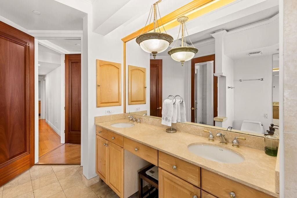 100 S Birch Road, Unit 2705, Fort Lauderdale, FL 33316 Photo