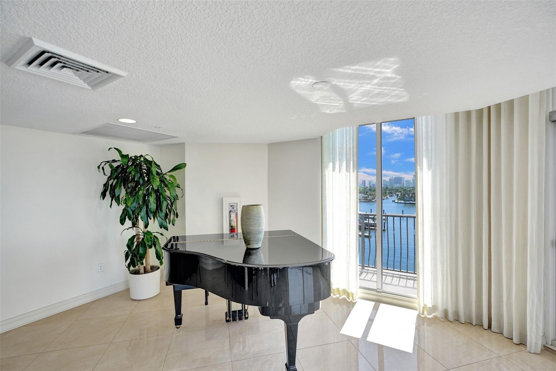 100 S Birch Road, Unit 2705, Fort Lauderdale, FL 33316 Photo