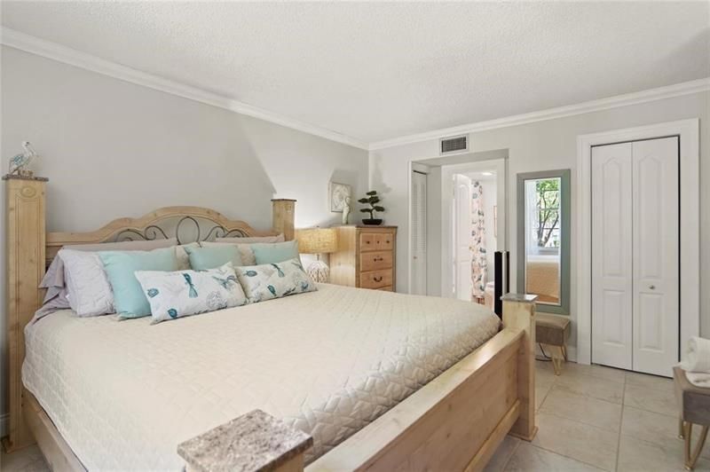 2998 NW 48th Terrace, Unit 220, Lauderdale Lakes, FL 33313 Photo