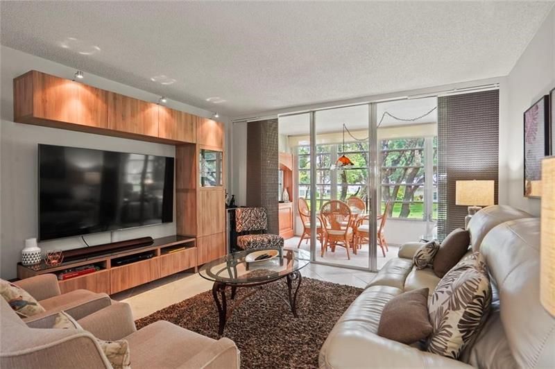 2998 NW 48th Terrace, Unit 220, Lauderdale Lakes, FL 33313 Photo