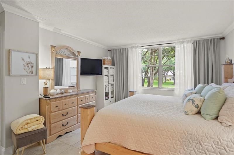 2998 NW 48th Terrace, Unit 220, Lauderdale Lakes, FL 33313 Photo