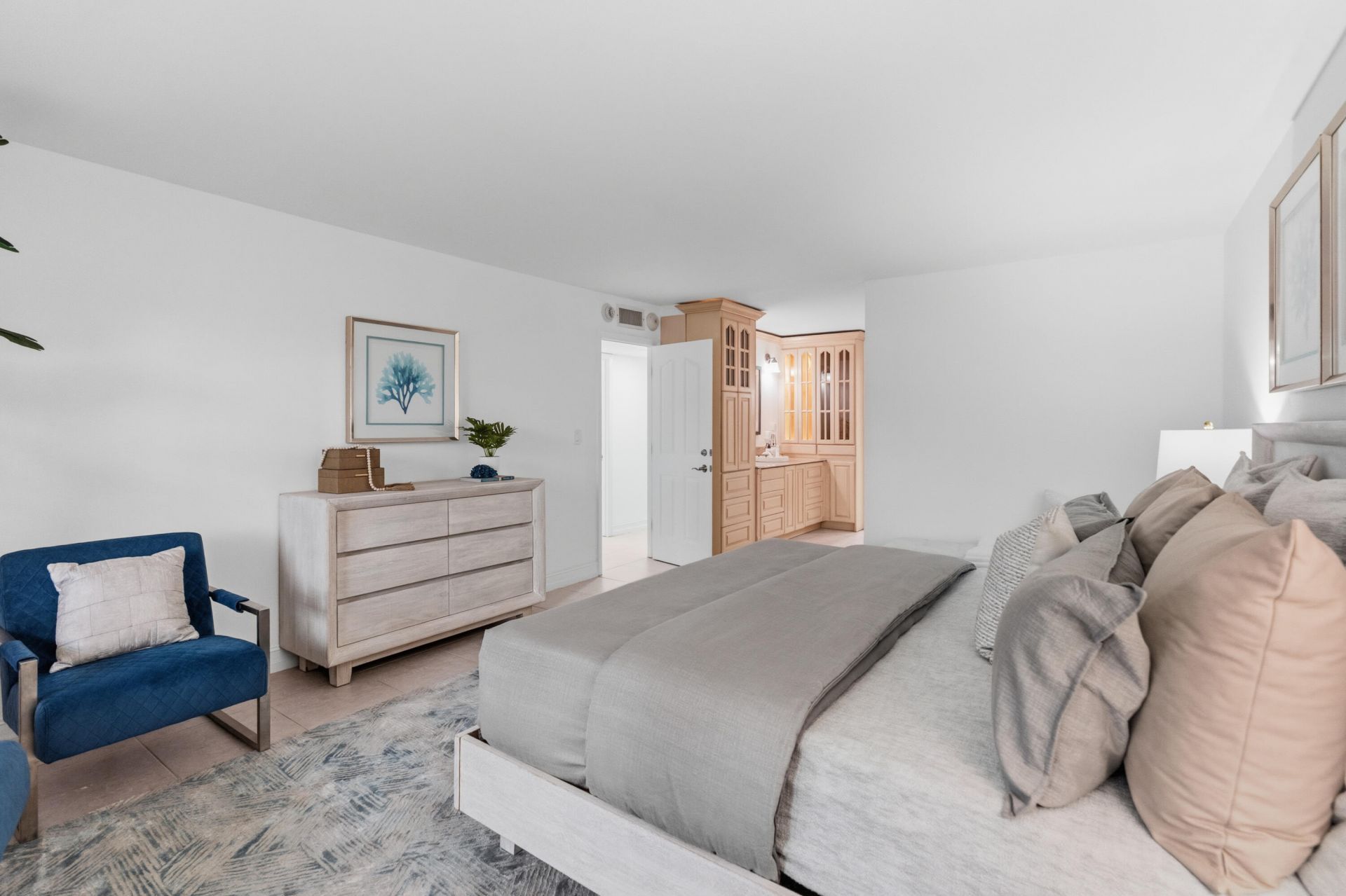 4900 N Ocean Boulevard, Unit 317, Lauderdale by the Sea, FL 33308 Photo