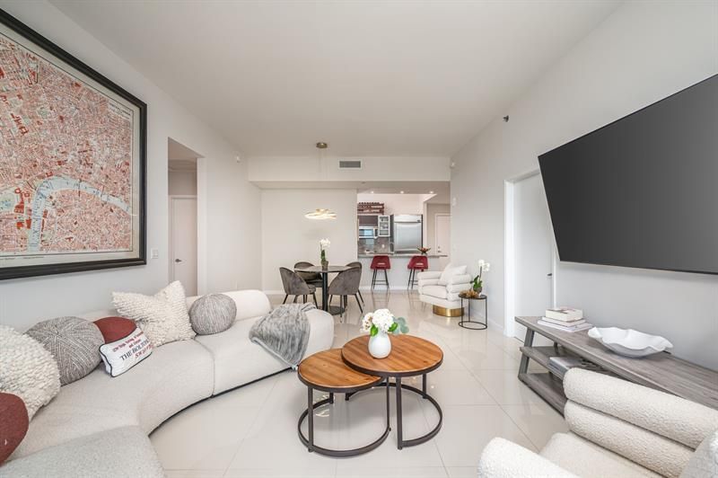 950 Brickell Bay Dr, Unit 5205, Miami, FL 33131 Photo