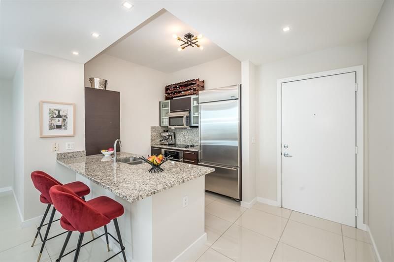 950 Brickell Bay Dr, Unit 5205, Miami, FL 33131 Photo