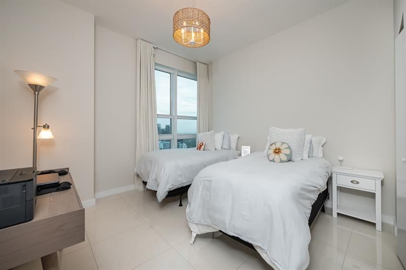 950 Brickell Bay Dr, Unit 5205, Miami, FL 33131 Photo