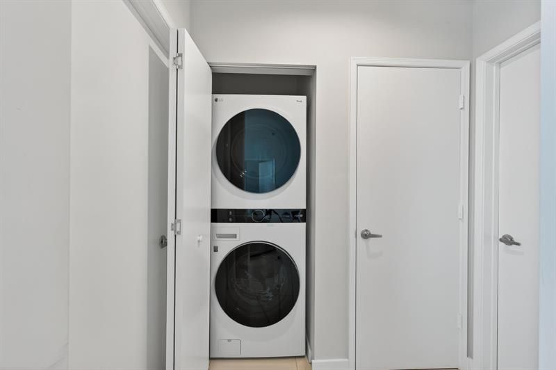 950 Brickell Bay Dr, Unit 5205, Miami, FL 33131 Photo