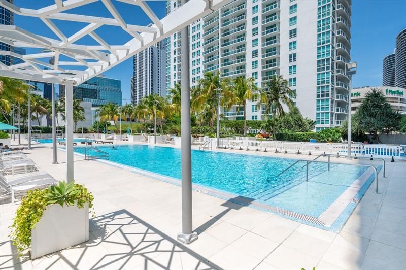 950 Brickell Bay Dr, Unit 5205, Miami, FL 33131 Photo