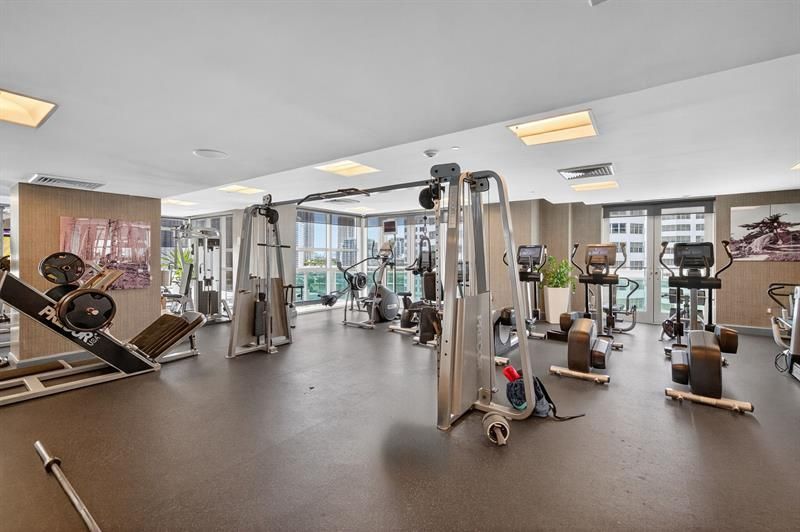 950 Brickell Bay Dr, Unit 5205, Miami, FL 33131 Photo