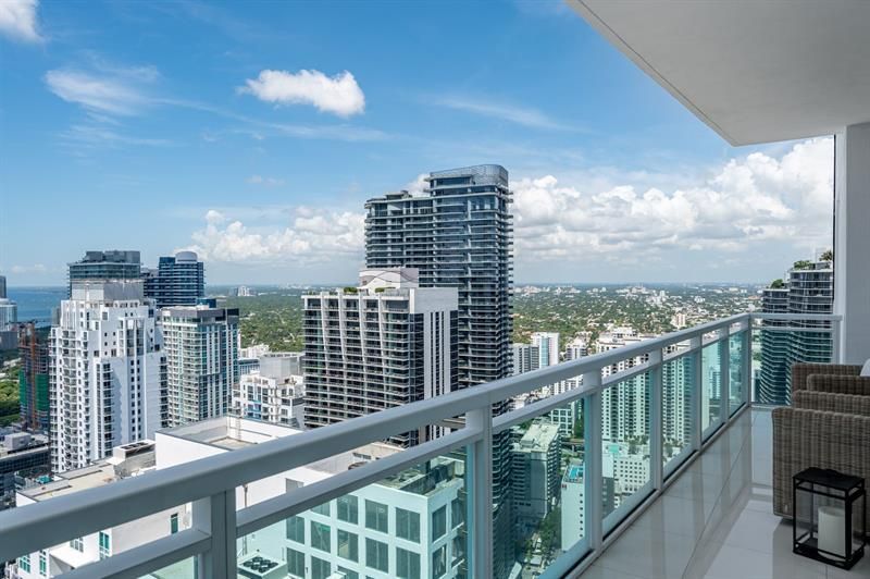 950 Brickell Bay Dr, Unit 5205, Miami, FL 33131 Photo