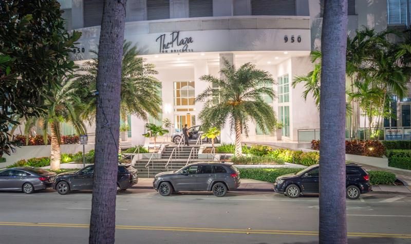 950 Brickell Bay Dr, Unit 5205, Miami, FL 33131 Photo