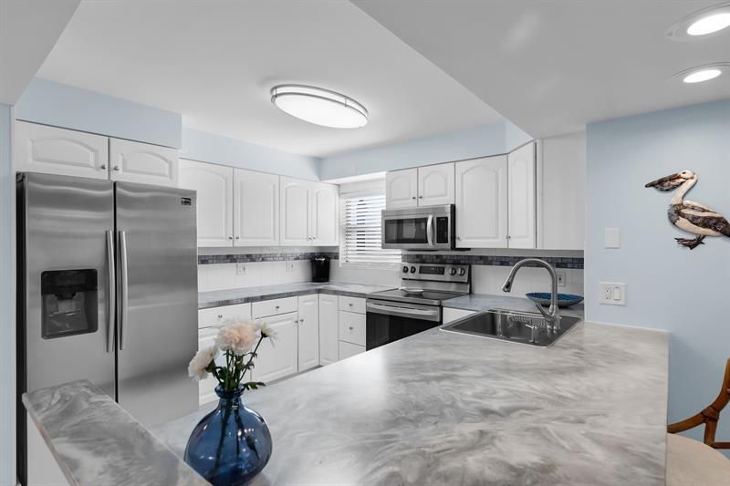 1998 W Overseas Highway, Unit A-4, Marathon, FL 33050 Photo