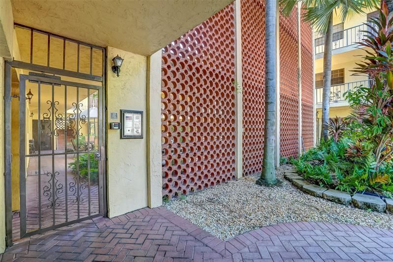 917 NE 16th Ave, Unit 7, Fort Lauderdale, FL 33304 Photo