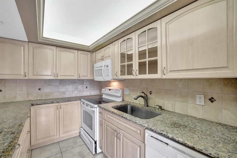 917 NE 16th Ave, Unit 7, Fort Lauderdale, FL 33304 Photo