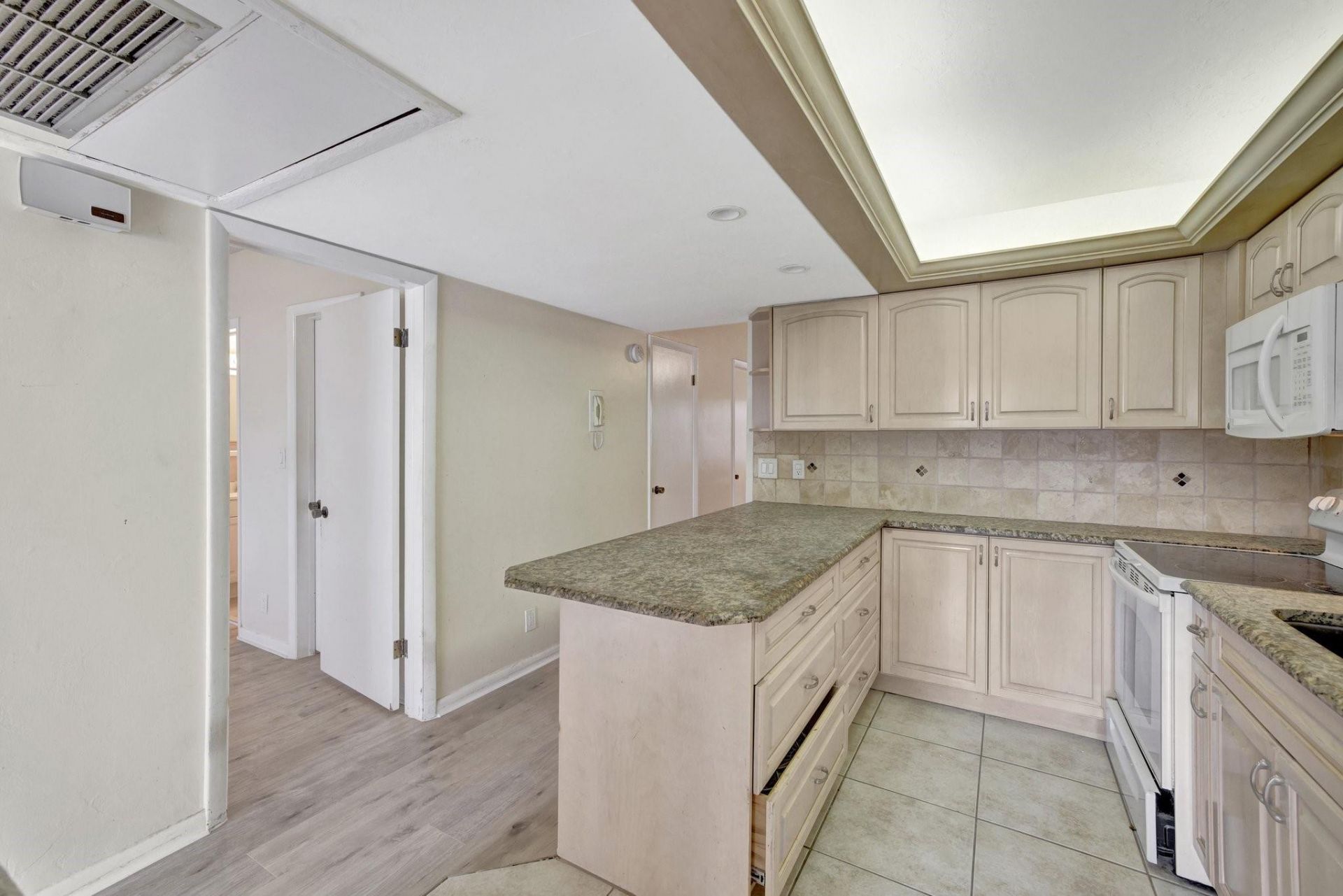 917 NE 16th Avenue, Unit 7, Fort Lauderdale, FL 33304 Photo