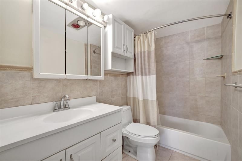 917 NE 16th Ave, Unit 7, Fort Lauderdale, FL 33304 Photo