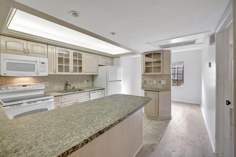 917 NE 16th Ave, Unit 7, Fort Lauderdale, FL 33304 Photo