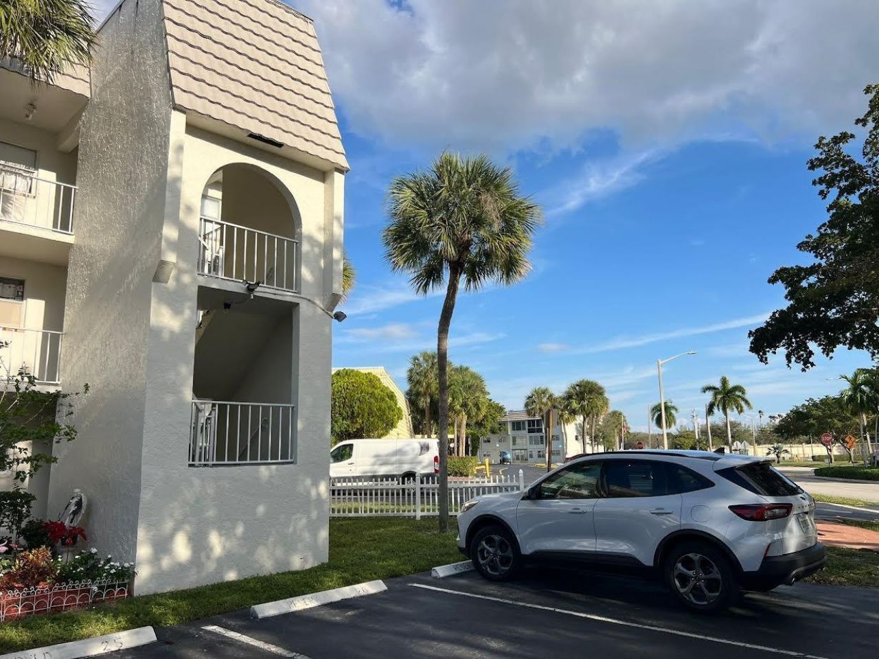 8200 Sunrise Lakes Boulevard, Unit 212, Sunrise, FL 33322 Photo