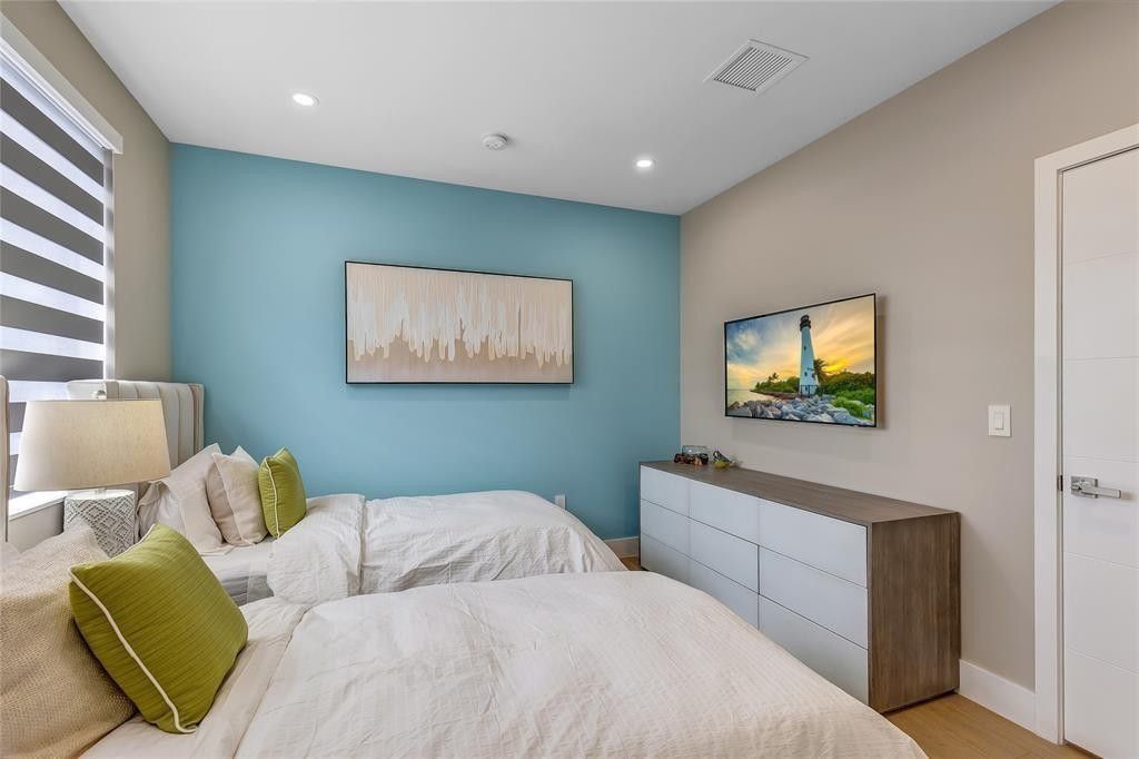 811 SW 10th Terrace, Fort Lauderdale, FL 33315 Photo