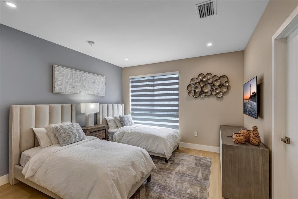 811 SW 10th Terrace, Fort Lauderdale, FL 33315 Photo