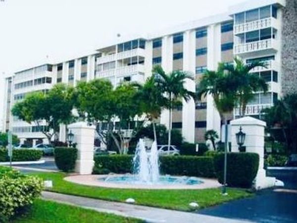 800 NE 195th Street, Unit 307, Miami, FL 33179