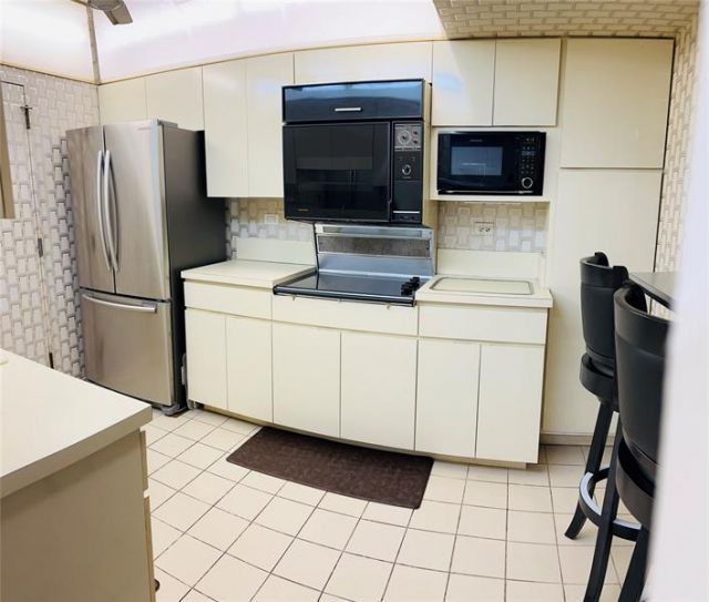 800 NE 195th Street, Unit 307, Miami, FL 33179 Photo