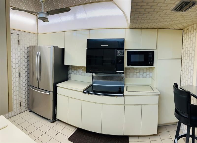 800 NE 195th Street, Unit 307, Miami, FL 33179 Photo