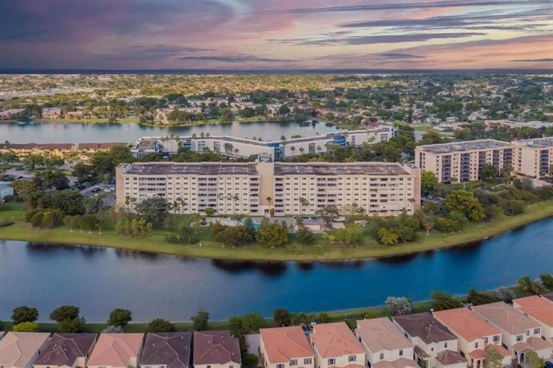 800 NE 195th Street, Unit 307, Miami, FL 33179 Photo