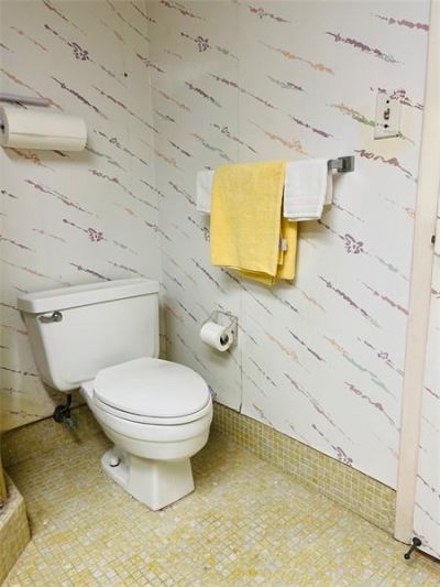 800 NE 195th Street, Unit 307, Miami, FL 33179 Photo