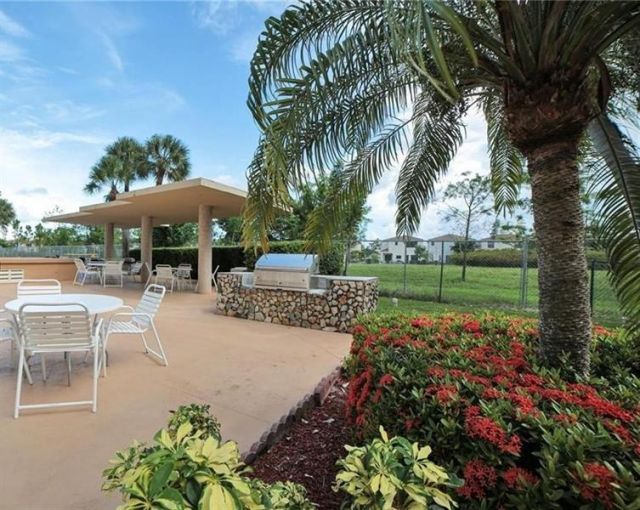 800 NE 195th Street, Unit 307, Miami, FL 33179 Photo