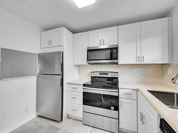 9761 Sunrise Lakes Blvd, Unit 301, Sunrise, FL 33322