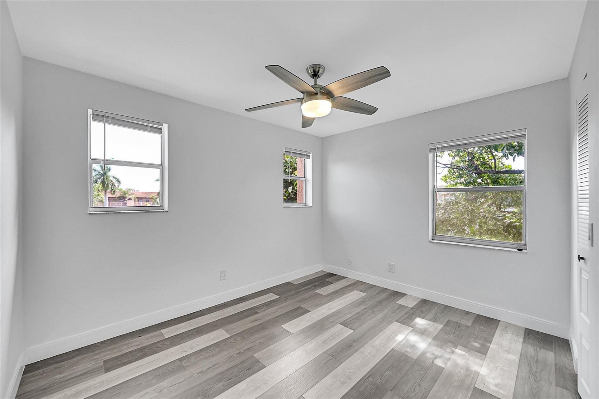 9761 Sunrise Lakes Boulevard, Unit 301, Sunrise, FL 33322 Photo