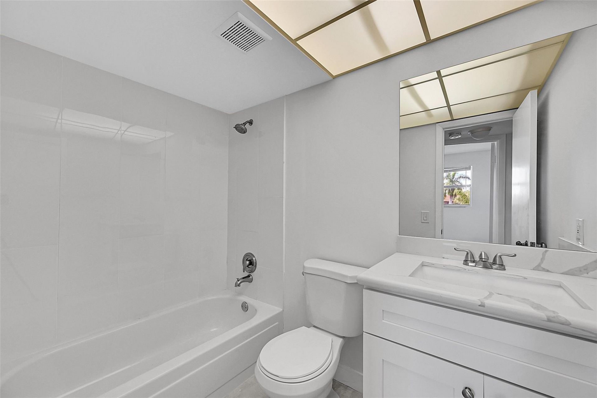 9761 Sunrise Lakes Boulevard, Unit 301, Sunrise, FL 33322 Photo