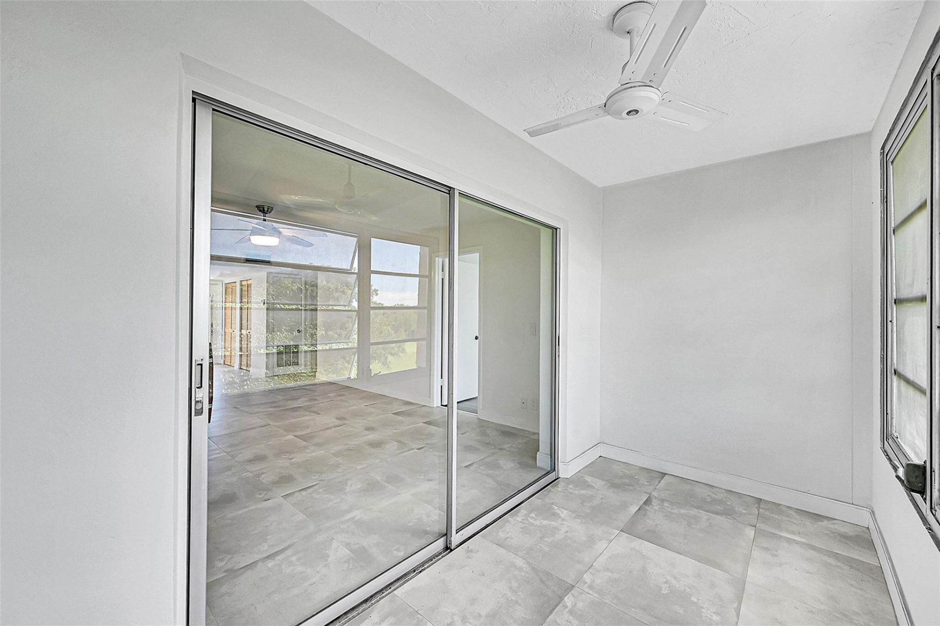 9761 Sunrise Lakes Boulevard, Unit 301, Sunrise, FL 33322 Photo