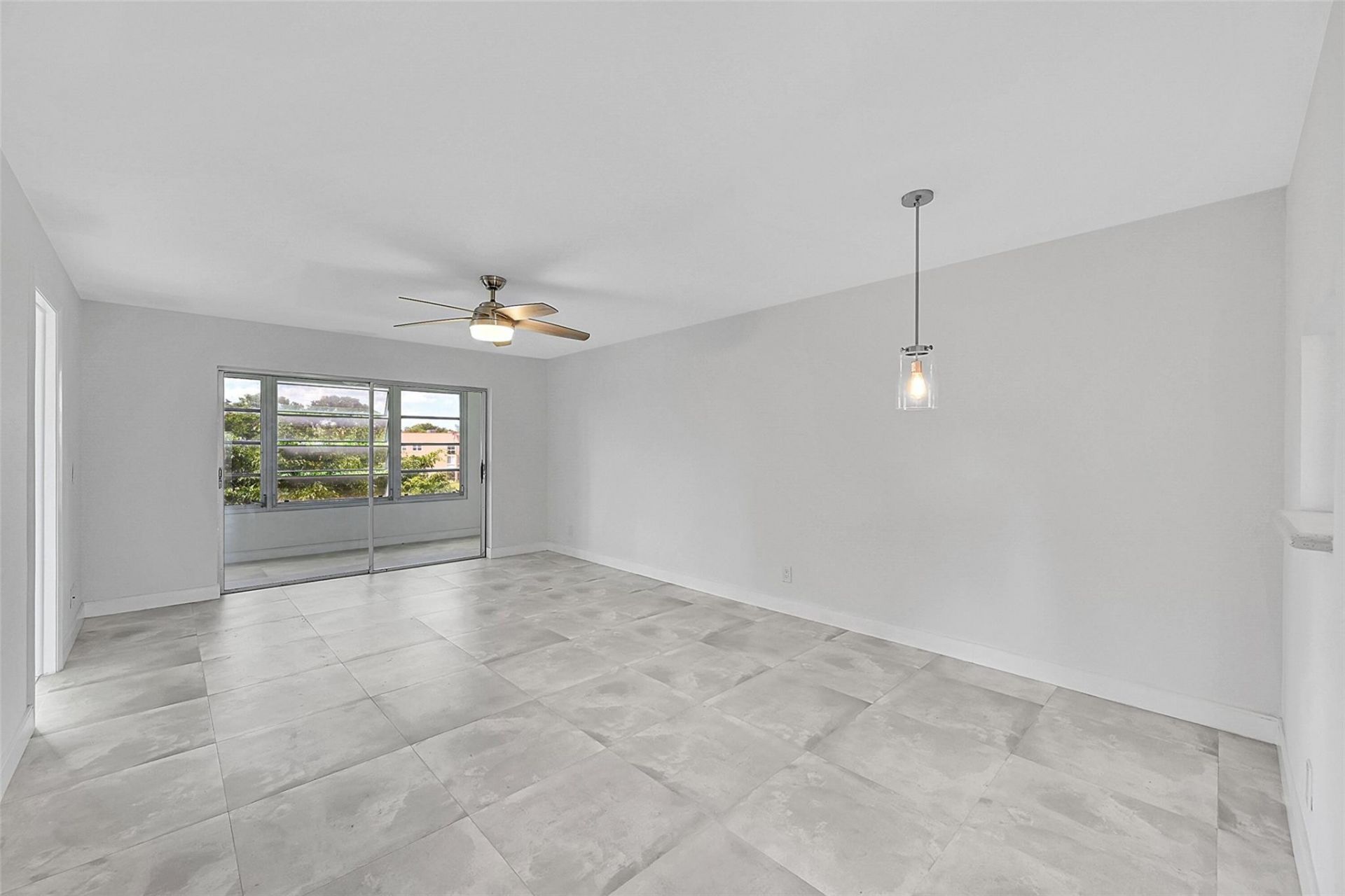 9761 Sunrise Lakes Boulevard, Unit 301, Sunrise, FL 33322 Photo