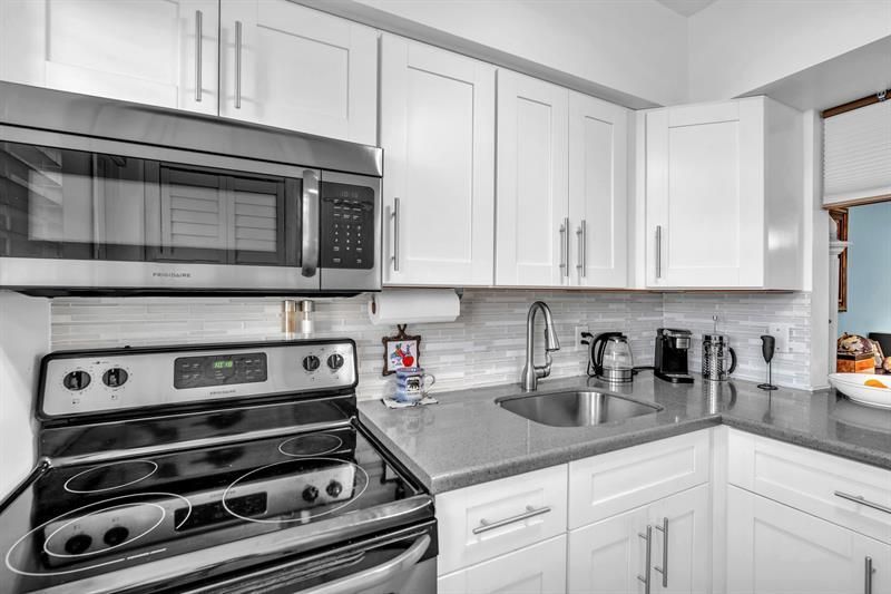 2131 NE 42nd Court, Unit 104e, Lighthouse Point, FL 33064 Photo