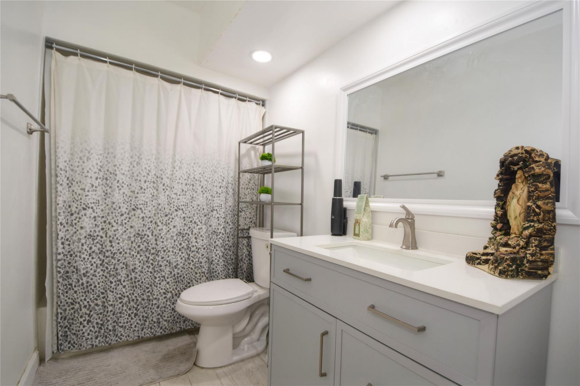 2175 NE 56th Street, Unit 208, Fort Lauderdale, FL 33308 Photo