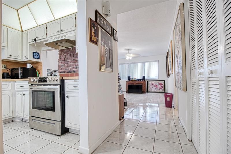 2300 Park Lane, Unit 311, Hollywood, FL 33021 Photo