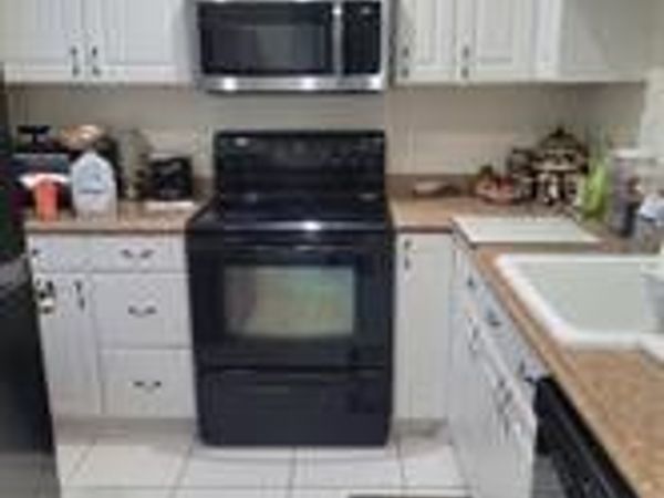 4805 NW 35th Street, Unit L-416, Lauderdale Lakes, FL 33319